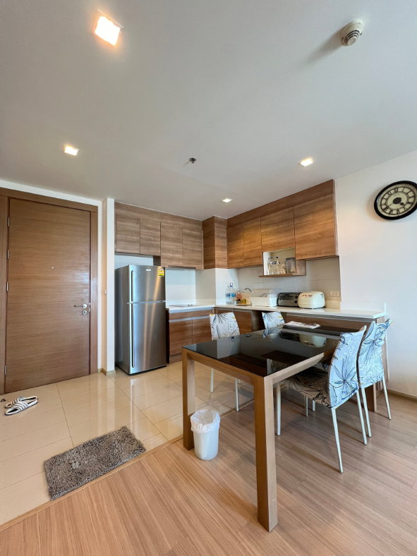 picture Rhythm Huaikwang - Ratchada  large room, next to Huai Khwang MRT - 9/12