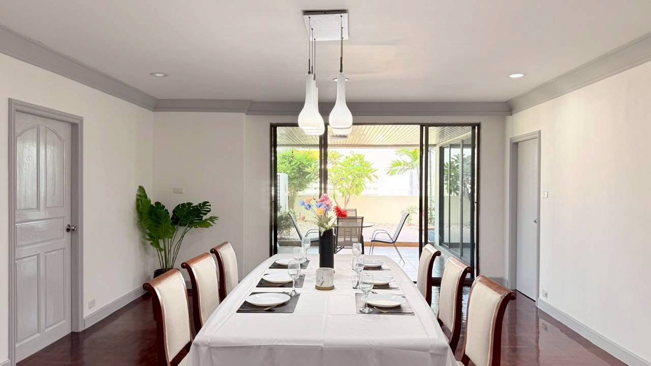 รูป LTHC15118 – Luxury Condo High Floor for Rent Phrom Phong | City Lifestyle Best Value | Near BTS Phrom Phong | 250,000 THB | คอนโดให้เช่า พร้อมพงษ์ ชั้นสูง ไลฟ์สไตล์เมือง คุ้มค่า ใกล้ BTS พร้อมพงษ์ - รูปที่ 9/9