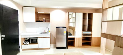Condos for sale MRT Si Udom : Condo for sale The Log 3 Sukhumvit 101/1 Price 1.2 MB.Size 28 Sq.m. 1 Bedroom Floor 6 Building A Pool View