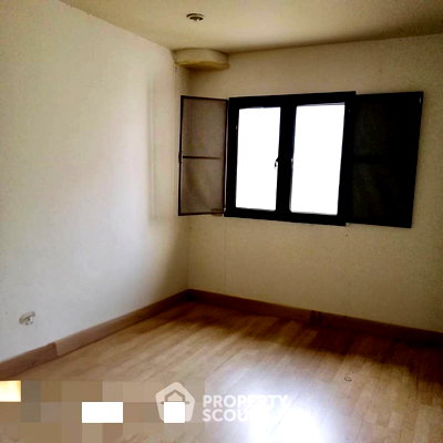 ขายคอนโด : คอนโด 3-ห้องนอน ที่ อารีย์ เพลส สุขุมวิท 26 ใกล้ BTS พร้อมพงษ์ (ID 2823477)