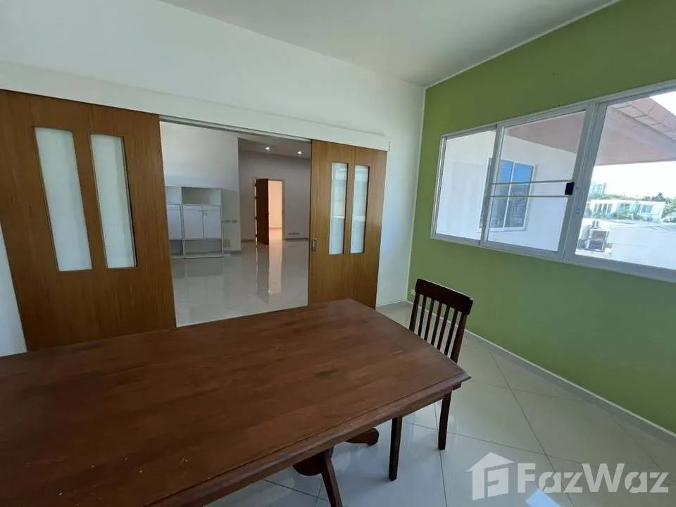 picture 7 bedrooms and 5 bathrooms within its high-quality construct 6204443 - 5/16