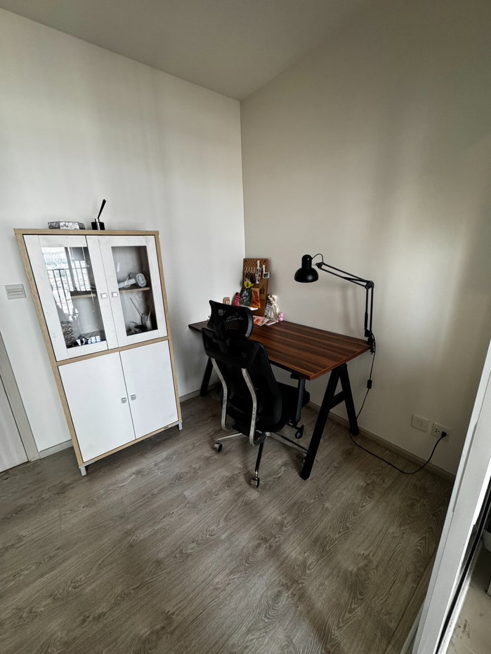 รูป **ห้องว่างครับผม มีโต๊ะทำงานแทนโซฟา เหมาะกับนักศึกษา* ให้เช่าคอนโด The Tree Charan 30 เครื่องใช้ไฟฟ้าครบ SN494.48 - รูปที่ 1/42