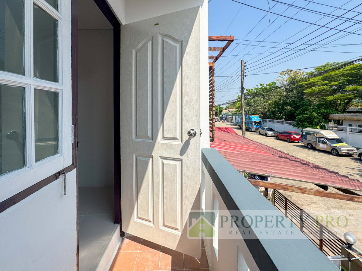 รูป ขาย บ้าน Master Home ลำลูกกา คลอง 7 ทาวน์โฮม 2 ชั้น 2 นอน 2 น้ำ ขนาด 16 ตรว 100 ตรม รีโนเวทใหม่  ใกล้ รังสิต-นครนายก วงแหวนกาญจนาฯ : KT26S-007 - รูปที่ 10/18