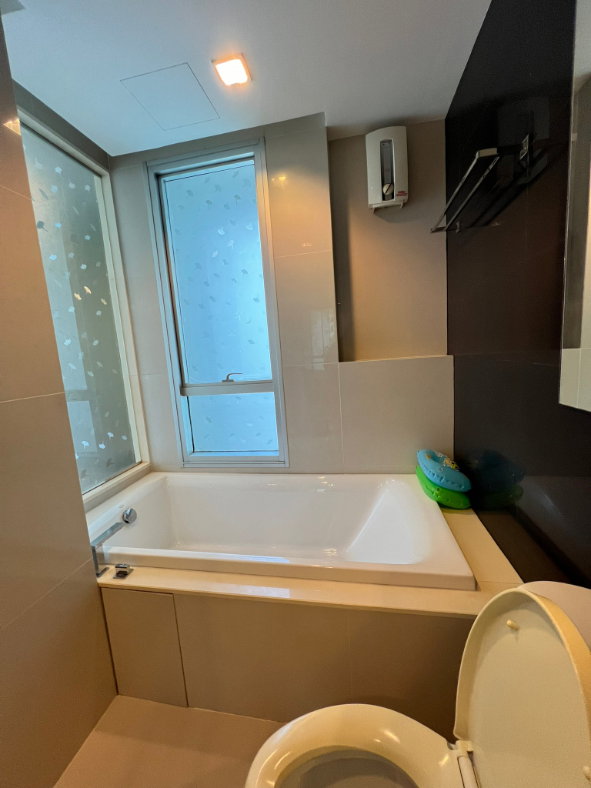 picture Rhythm Huaikwang - Ratchada  large room, next to Huai Khwang MRT - 11/12