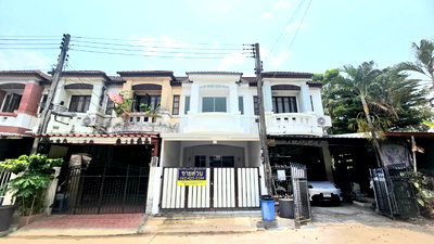 ทาวน์โฮม ปทุมธานี : ขาย ทาวน์เฮ้าส์ 3 นอน 2 น้ำ 19 ตรว. ใกล้โรบินสัน ไลฟ์ ราชพฤกษ์