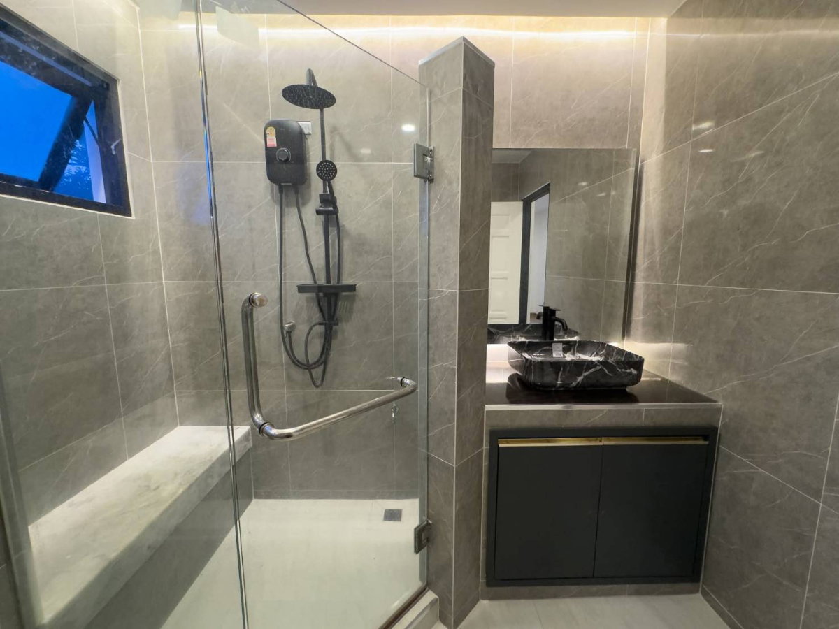 รูป บ้านเดี่ยวหลังใหญ่ หมู่บ้านมัณฑนา รังสิตคลอง 2 ต.ประชาธิปัตย์ อ.ธัญบุรี ปทุมธานี ถนนรังสิต-นครนายก หลังมุมต้นโครงการ แต่งสวย - รูปที่ 51/55