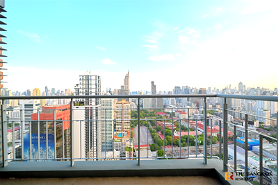 Condos for sale : Villa Asoke near MRT Phetchaburi Station Ultimate Luxury Lifestyle with Convenience