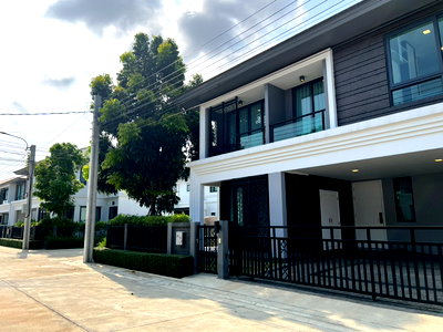 Houses for rent MK Restaurant Group Public Company : Modern Luxury House for Rent | Grand Britania Bangna KM.12 ✨
