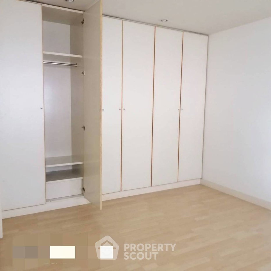 รูป คอนโด 3-ห้องนอน ที่ อารีย์ เพลส สุขุมวิท 26 ใกล้ BTS พร้อมพงษ์ (ID 2823477) - รูปที่ 23/40