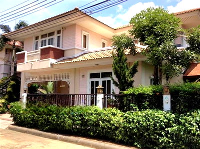 เช่าบ้านเดี่ยว รังสิต : ให้เช่า บ้านเดี่ยว2ชั้น สภาพใหม่ 57ตรว. (แอร์3เครื่อง) อยู่ถ.รังสิต-คลอง3 ใกล้บิีกซีคลอง3