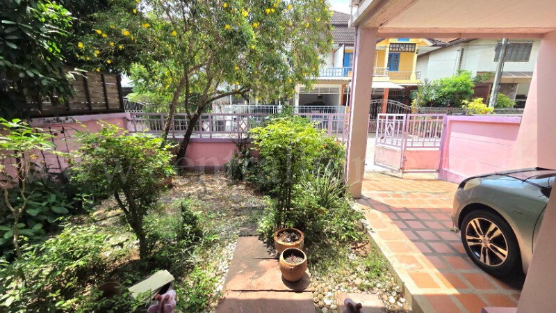 รูป บ้านแฝด ซิลค์ วิลเลจ พหลโยธิน 54 หลังริม ติดถนน บ้านสวย ราคาถูก - รูปที่ 2/15