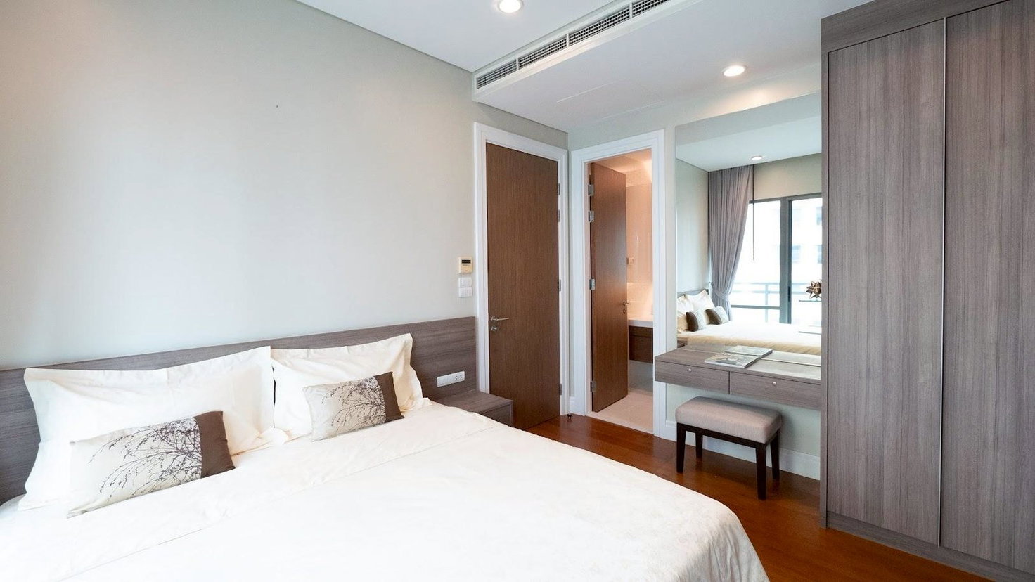 รูป LTH15110 – 📍 Condo for Rent | Asoke | Central Location, Great Value | Near BTS Asoke | 72,000 THB/Month | คอนโดอโศก ใจกลางเมือง ราคาคุ้มในโซนนี้ ใกล้ BTS + MRT - รูปที่ 1/6