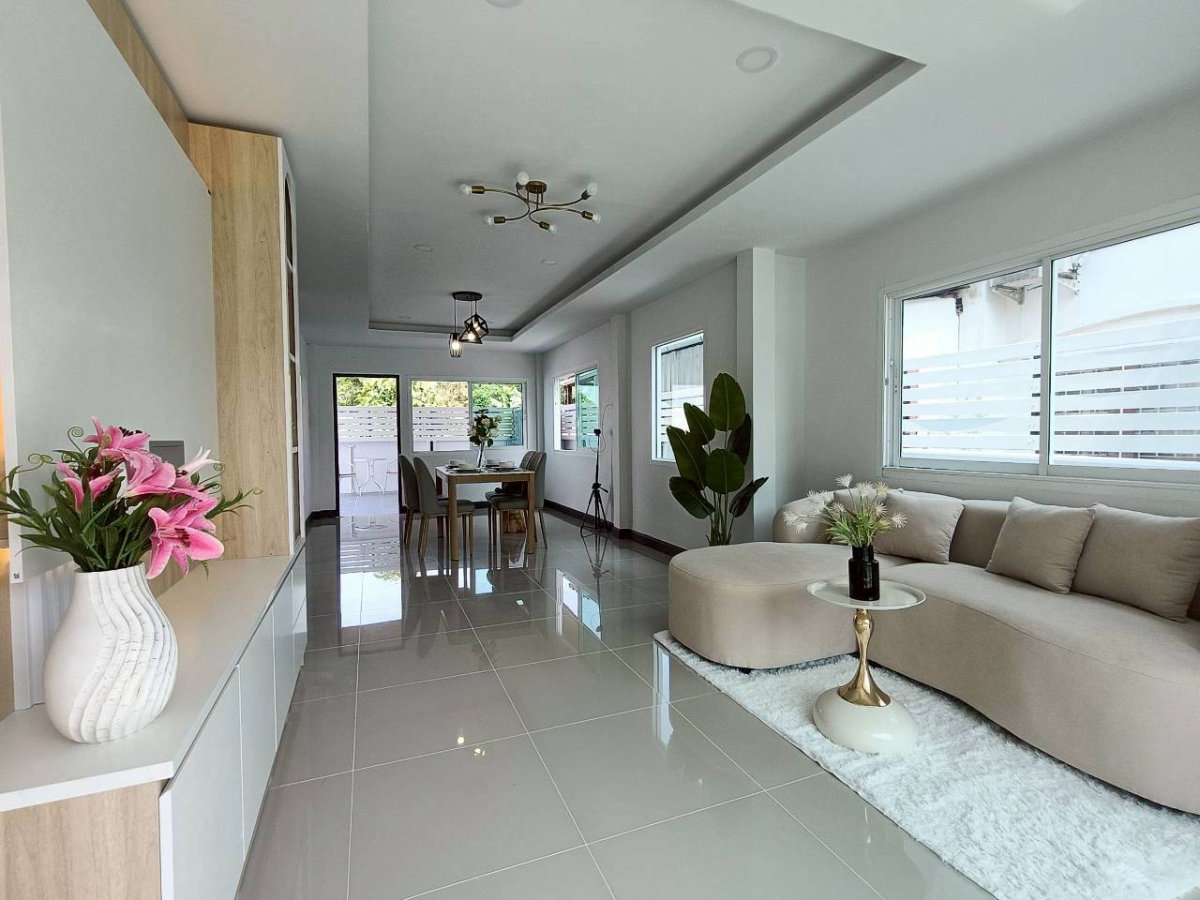 รูป  บ้านเดี่ยวหลังใหญ่ รีโนเวทใหม่ พร้อมเข้าอยู่ กว้างขวางมาก หมู่บ้านเคซีการ์เด้นโฮม 2 ถนนนิมิตใหม่ 40 คลองสามวา แต่งเฟอร์นิเจอร์สวย - รูปที่ 26/34