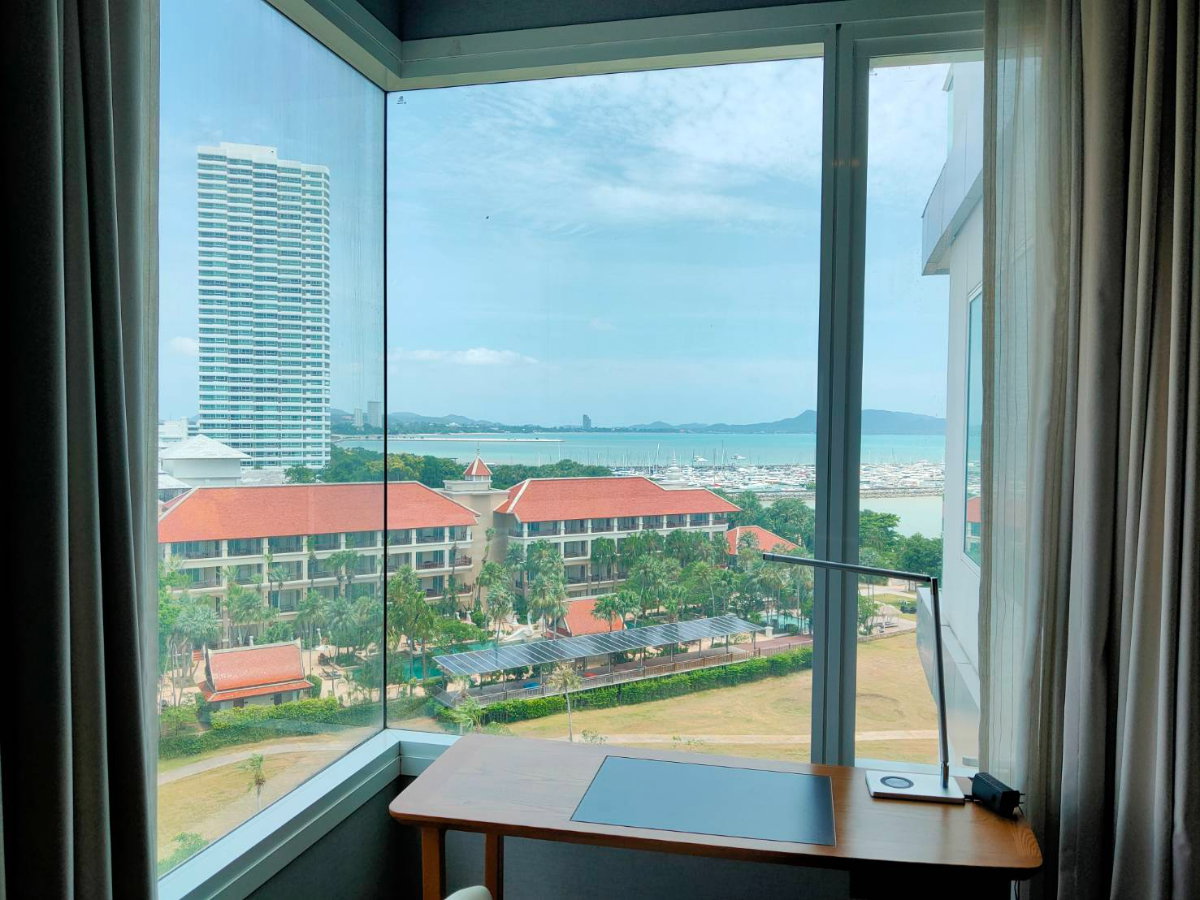 รูป ให้เช่า 2 ห้องนอน ริมทะเล 83 ตร.ม ห้องมุม วิวทะเล สระว่ายน้ำ โครงการโมเวนพิค เรสซิเดนส์ พัทยา - รูปที่ 11/26