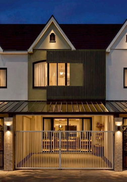 For rent: 2-story townhome, newly renovated, Soi Lasalle, Lasalle Niwet Village
