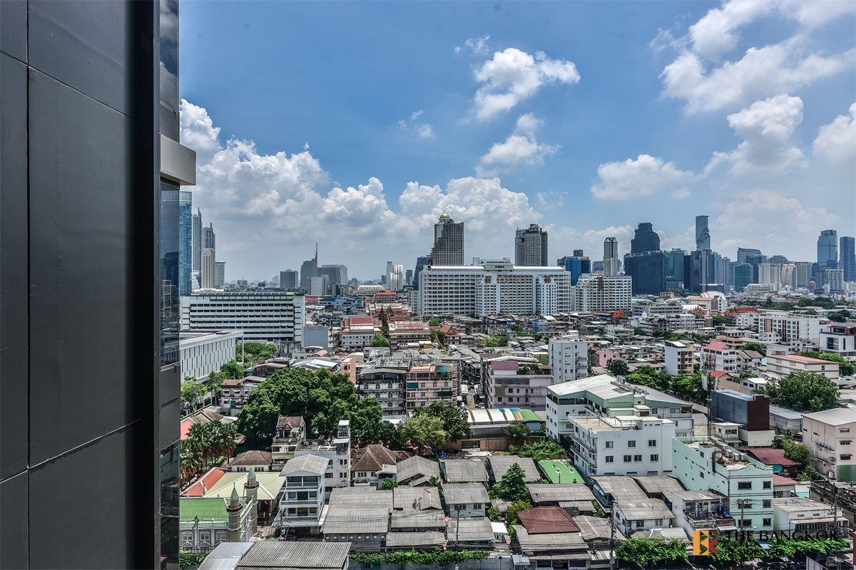 picture RHYTHM Charoenkrung Pavillion  Move-in Ready, Just Bring Your Stuff - 9/10