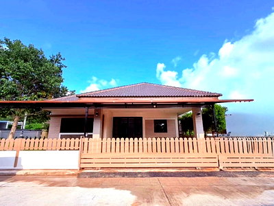 บ้านเดี่ยว เมืองระยอง ระยอง :  ขายบ้านเดี่ยว เกือบ 80 ตร.วา บ้านสวย ทำเลดี พร้อมอยู่ ต่อเติมครบ (มีสวนข้างบ้าน) 

