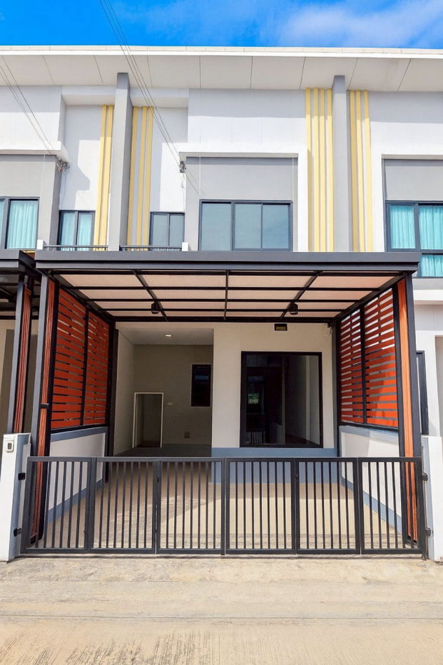 รูป ขายด่วน ทาวน์เฮ้าส์ 2 ชั้น 22 ตร.ว. โครงการเดอะ ธาม 2 อ่อนนุช–มอเตอร์เวย์ ใกล้สนามบินสุวรรณภูมิ - รูปที่ 1/12