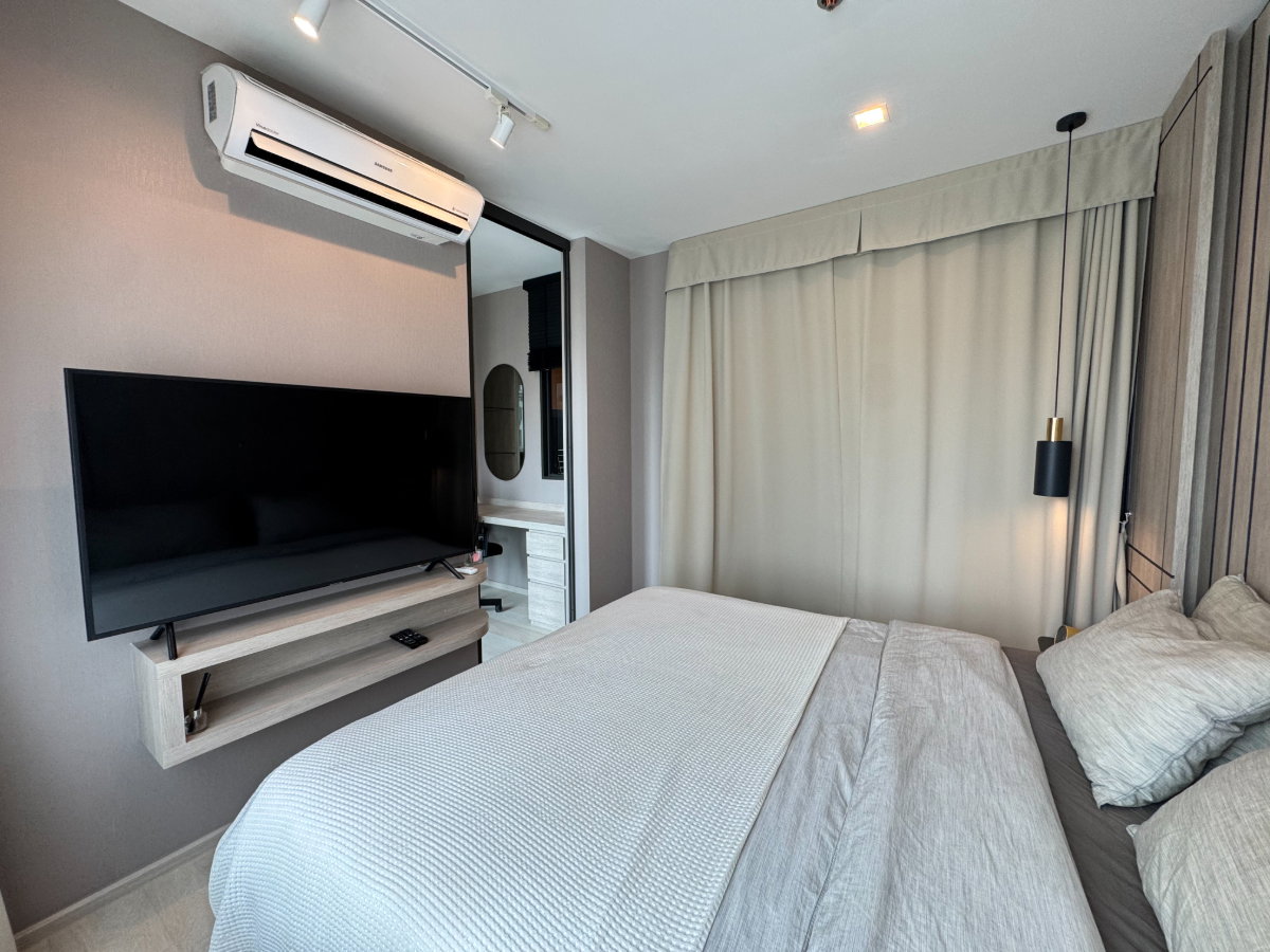 picture Available 100%💗 Life One Wireless Good Decroration with the BEST price 🧚🏼‍♀️🍀 - 8/14