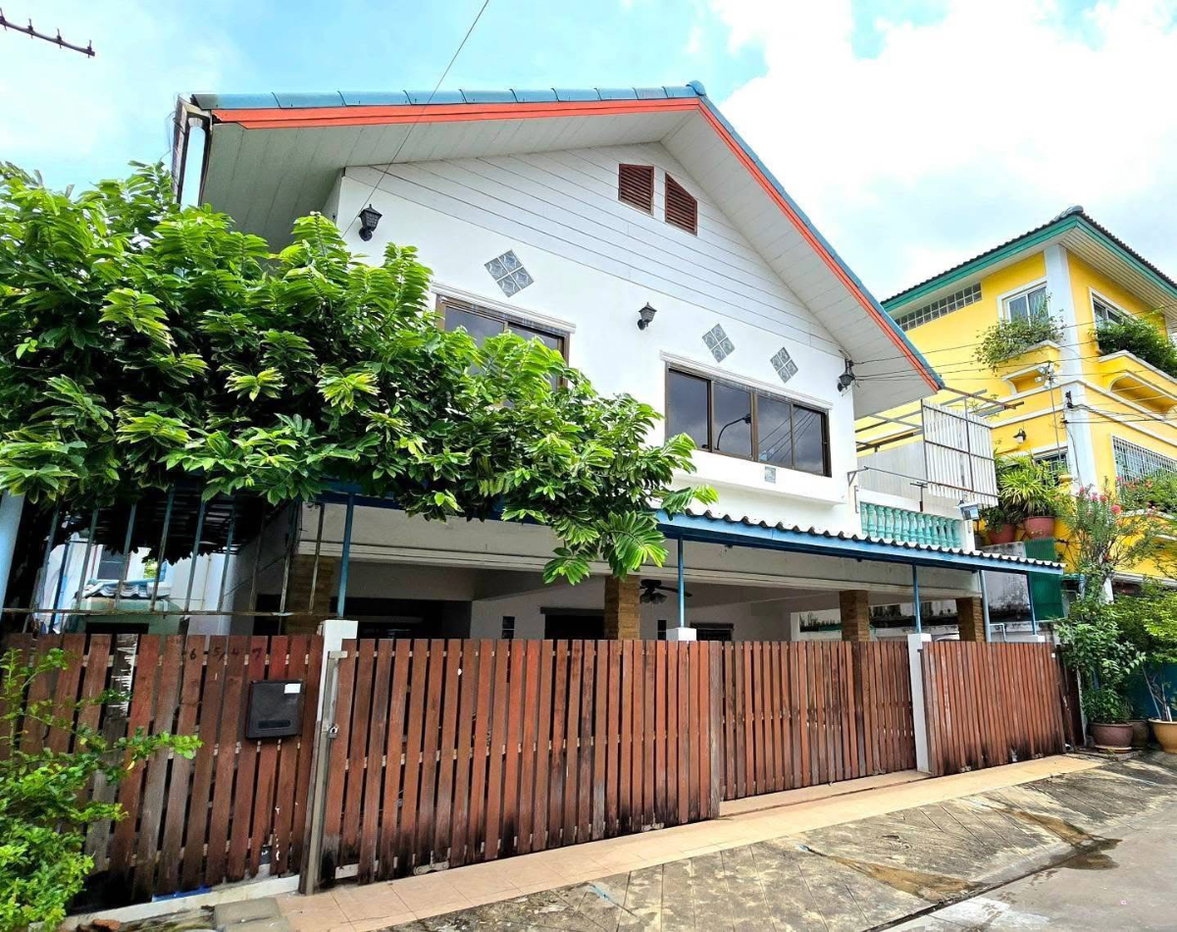 รูป 🏡✨ ให้เช่าบ้านเดี่ยวหลังใหญ่ ทำเล “เสนานิเวศน์ 1 – เกษตรนวมินทร์” 6 ห้องนอน 3 ห้องน้ำ เเหมาะอยู่อาศัย/โฮมออฟฟิศ - รูปที่ 2/9
