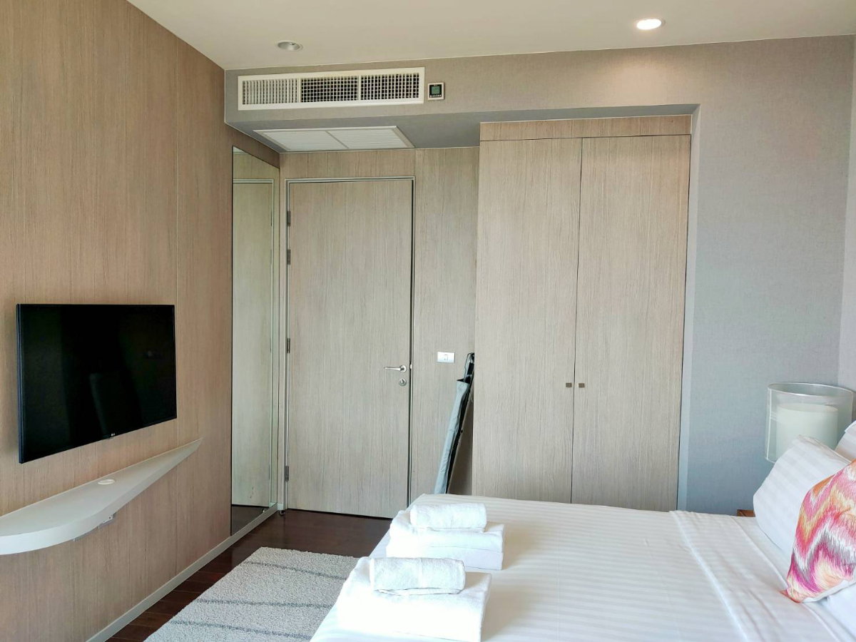 รูป ให้เช่า 2 ห้องนอน ริมทะเล 83 ตร.ม ห้องมุม วิวทะเล สระว่ายน้ำ โครงการโมเวนพิค เรสซิเดนส์ พัทยา - รูปที่ 9/26