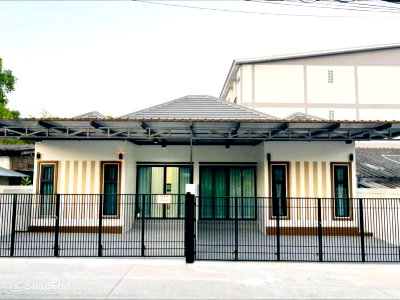 บ้านเดี่ยว ชลบุรี : บ้านใหม่สวย พฤกษาชาติ 4 หลังตลาดศุภฤกษ์ บรรยากาศดี น่าอยู่