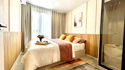 Condos for sale : Selling Kave Seed agricultural equipment, with a beautifully decorated, built-in room.