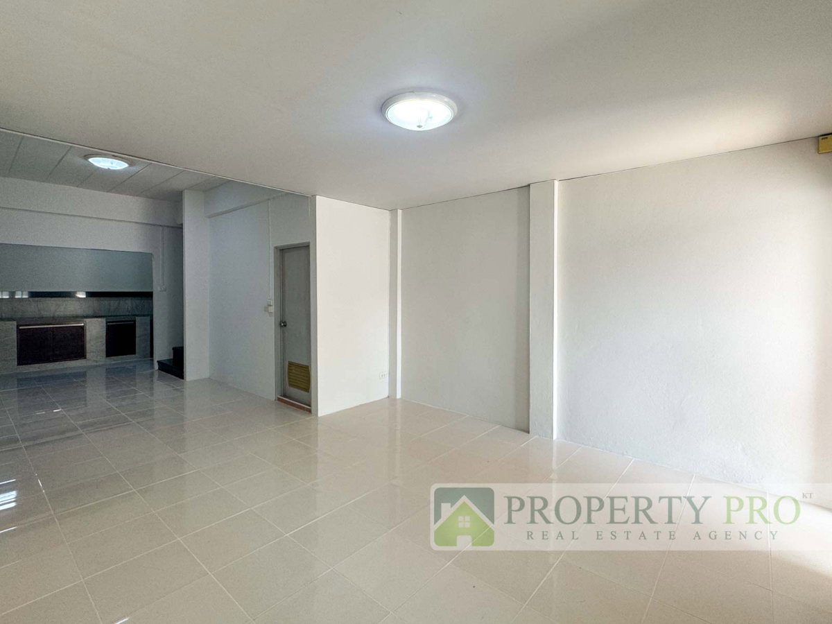 รูป ขาย บ้าน Master Home ลำลูกกา คลอง 7 ทาวน์โฮม 2 ชั้น 2 นอน 2 น้ำ ขนาด 16 ตรว 100 ตรม รีโนเวทใหม่  ใกล้ รังสิต-นครนายก วงแหวนกาญจนาฯ : KT26S-007 - รูปที่ 3/18