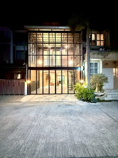Beautiful, unique house in a pleasant and safe neighborhood in the Kaset-Nawamin area.