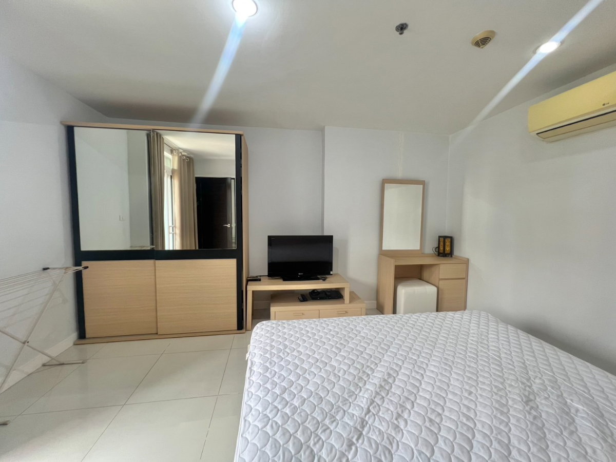 picture Sale – Punna Residence 5 Condo - 13/15