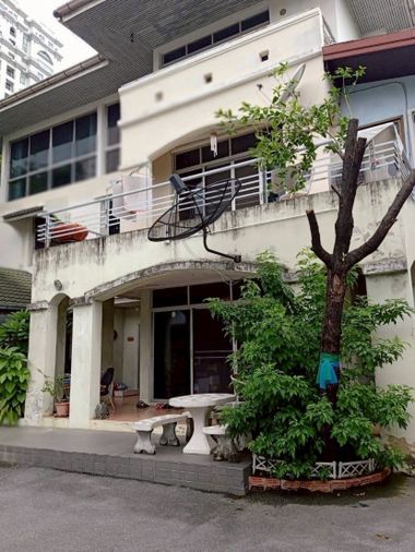 4-bed house for sale, 450 sqm, 279 sq wah, Watthana