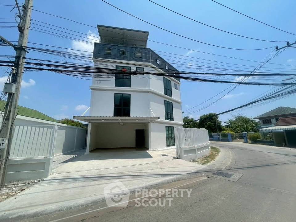 รูป ทาวน์เฮ้าส์ 3-ห้องนอน ที่ โกลเด้น ทาวน์ รัตนาธิเบศร์-สถานีรถไฟฟ้าไทรม้า ใกล้ MRT ไทรม้า (ID 2824636) - รูปที่ 2/28