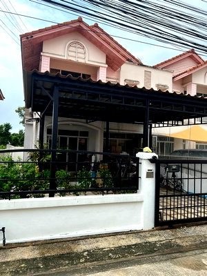 Townhouses for sale Lam Luk Ka : sss497 For sale, 2-storey twin house for sale, Petch Anan Village, Khlong 4, Lam Luk Ka, Phra Ong Chao Sai Road