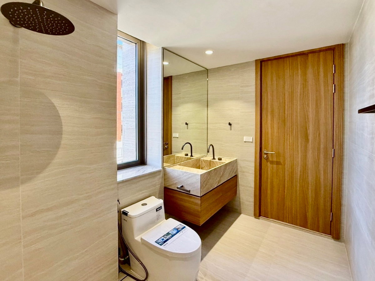 รูป ให้เช่าโฮมออฟฟิศ 4.5 ชั้น ซอยปรีดี 14 สุขุมวิท 71.ดีไซน์ลักชัวรี พื้นที่ขนาดใหญ่ พร้อมลิฟต์และ Smart Home ใกล้เอกมัย–ทองหล่อ - รูปที่ 21/26