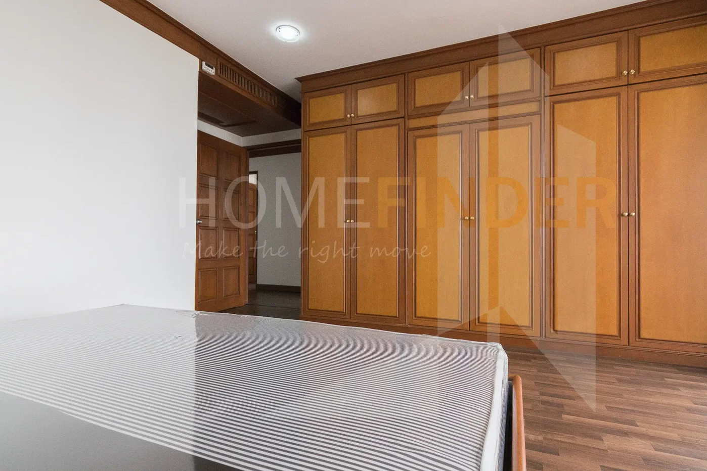 picture Richmond Palace 3 bedrooms, for rent - 10/19