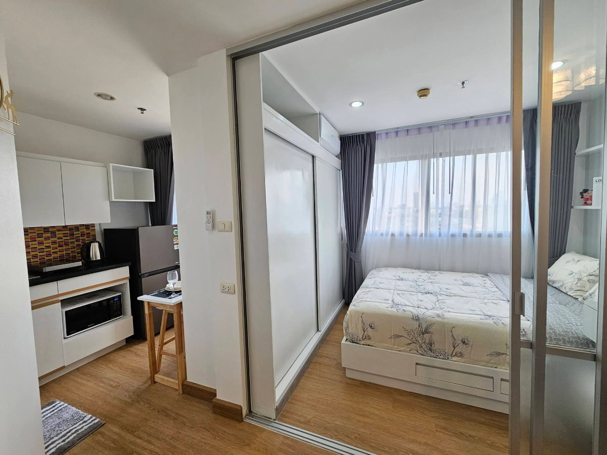 picture 🔥 Renovated Corner Unit – High Floor, Open View, - 7/21