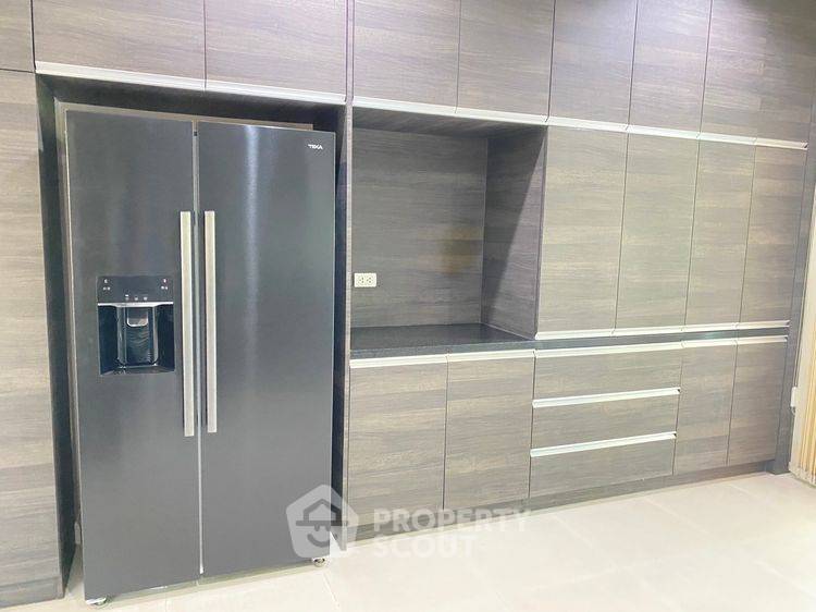 รูป บ้าน 5-ห้องนอน ที่ วิลล่า นครินทร์ อ่อนนุช-วงแหวน ใกล้ ท่าอากาศยานสุวรรณภูมิ (ID 2824035) - รูปที่ 1/14