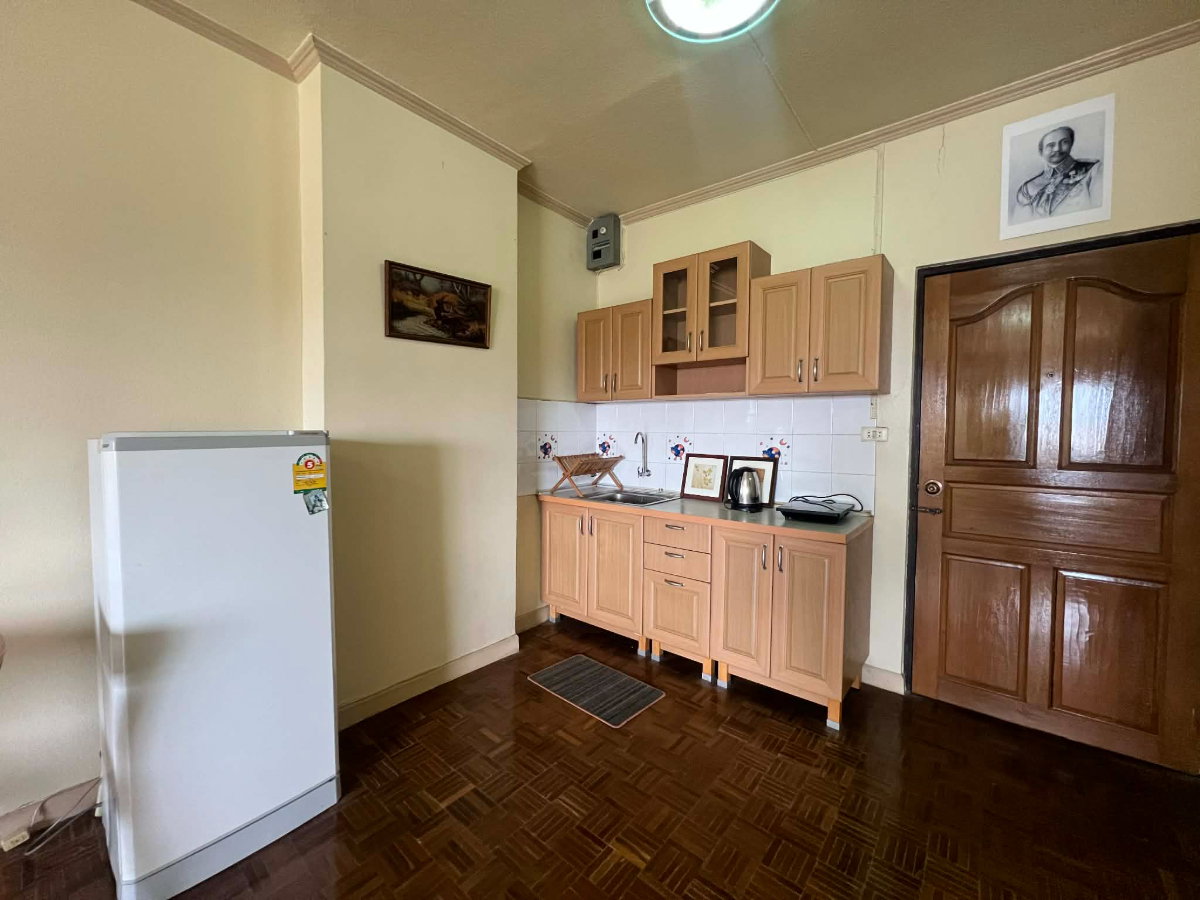 picture For Sale! Chiang Mai Riverside Condominium - 9/16