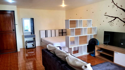 เช่าคอนโด รพ.สุขุมวิท  : (พร้อมเข้าอยู่แล้ว | Renovated ใหม่) "ห้องกว้าง 40 ตร.ม.  เฟอร์ฯ ใหม่ยกชุด ใกล้ BTS เพียง 200 เมตร"  "มากกว่าแค่ที่พัก แต่คือการพักผ่อนที่มีคุณภาพ"