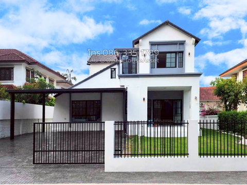 บ้านเดี่ยวโครงการ ลดาวัลย์ ปิ่นเกล้า แบรนด์ LH รีโนเวทใหม่เอี่ยมทั้งหลัง สไตล์มินิมอลโมเดิร์นพร้อมเข้าอยู่ พื้นที่ใช้สอยจุใจ 348 ตร.ม. ฟังก์ชันครบ