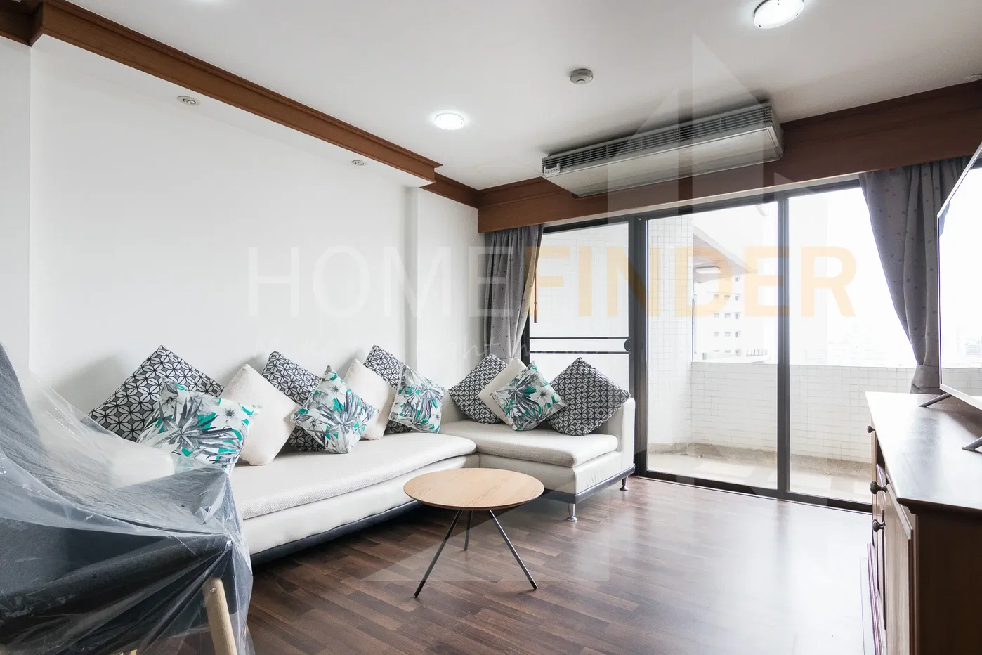 picture Richmond Palace 3 bedrooms, for rent - 11/19