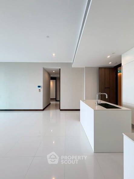 picture 31st-Floor 3-BR 155 Sqm Condo In Q1 Sukhumvit Near BTS Nana (ID 2433317) - 2/11