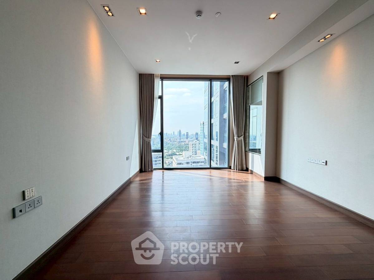 picture 31st-Floor 3-BR 155 Sqm Condo In Q1 Sukhumvit Near BTS Nana (ID 2433317) - 11/11