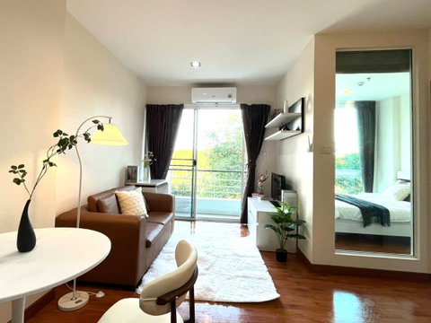 Selling Oneplus condo, Khlong Chon Prathan 1, near Chiang Mai University and Nimmanhaemin. 35 sq.m., 1.89 million baht. Ready to move in.