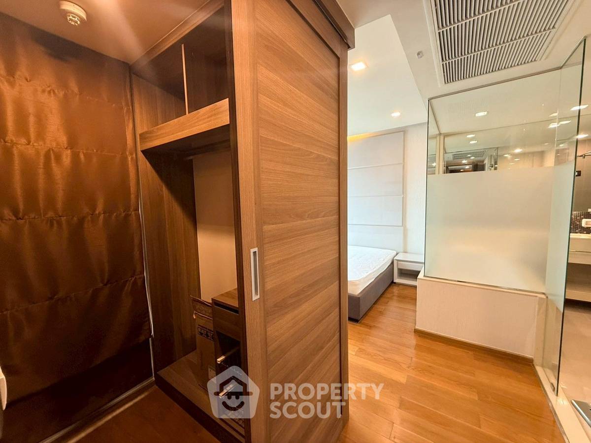 picture 2-BR Condo at The Address Sathorn near BTS Saint Louis (ID 2471037) - 11/14