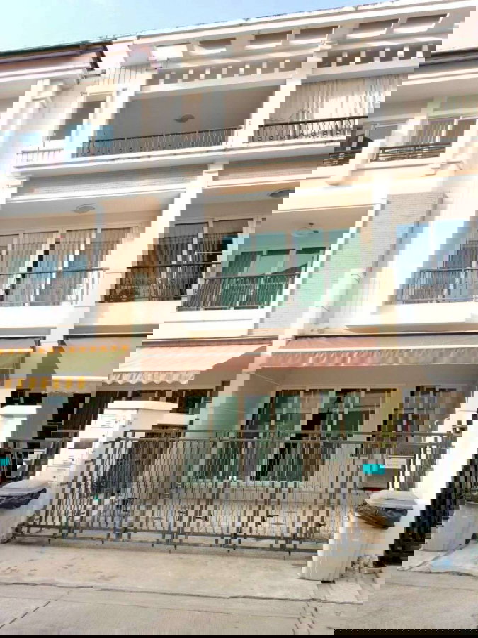 รูป เลี้ยงสัตว์ได้**ให้เช่าทาวน์โฮม 3 ชั้น บ้านกลางกรุง สาทร-ถนนเหนือใต้ ถ.เจริญราษฏร์  - รูปที่ 13/13