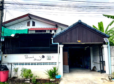 Twin houses for sale Bangkok : 🏡 Agent Post | Urgent Sale – Semi-Detached House, Ramintra Soi 8 (Near MRT) 💰 Price: 3,200,000 THB | Transfer Fee 50/50 2-storey semi-detached house