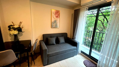 Condos for rent Chiang Mai : Condo for rent, Escent Park ville . can walk to Central Festival. Free bus service. Only 12,000 baht per month. Tell (0955752068 Khun Chompoo)
