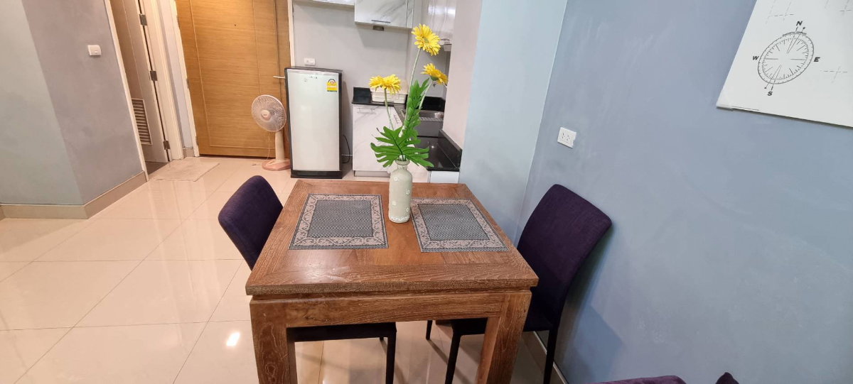 รูป Ready to Move In: Large 1-Bedroom Condo near Central Pattaya & Avenue (พร้อมเข้าอยู่: คอนโด 1 ห้องนอนห้องใหญ่ ใกล้เซ็นทรัลพัทยาและอเวนิว) - รูปที่ 2/7