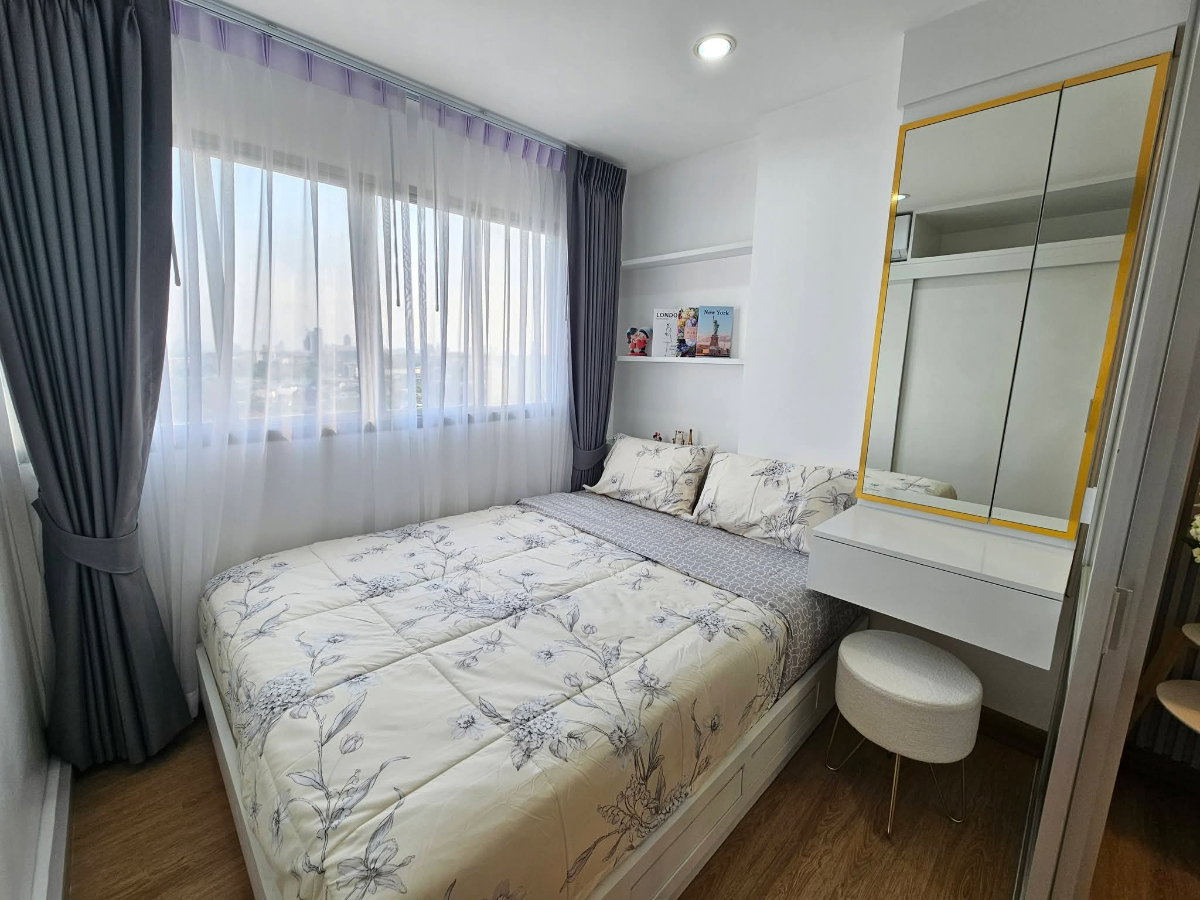 picture 🔥 Renovated Corner Unit – High Floor, Open View, - 9/21